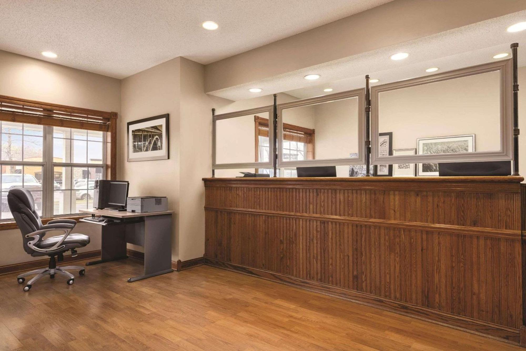 Country Inn & Suites By Radisson, Forest Lake, Mn Экстерьер фото